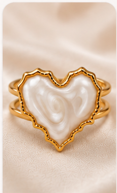 Minimal Heart Ring