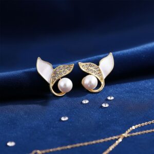 Pearl Leaf Stud Earrings – Elegant Korean Gold...