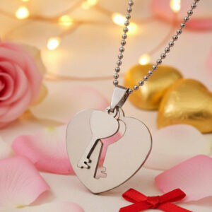 Heart and Key Pendant Necklace – Modern Stylish Jewelry