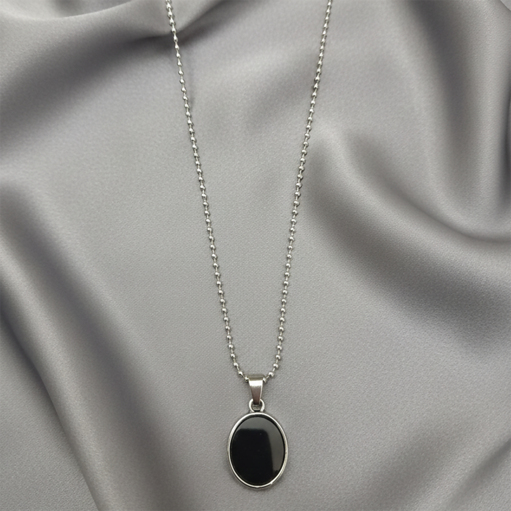 Black Round Pendant Necklace – Elegant Silver Frame Design