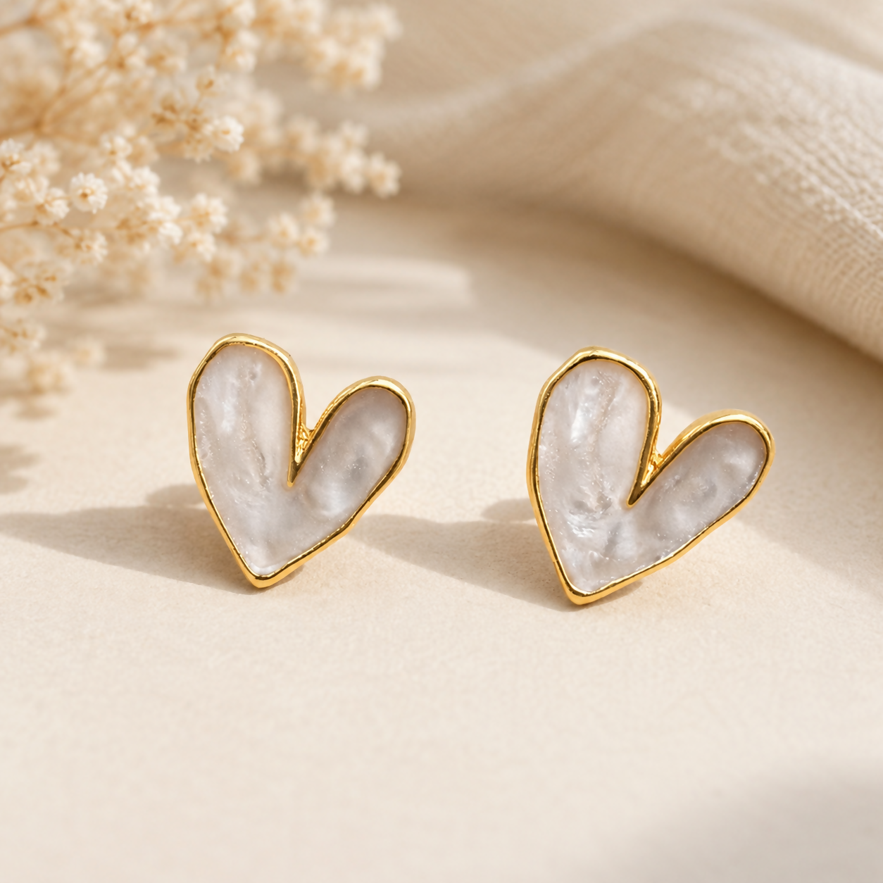 Pearl Heart Stud Earrings – Elegant Gold-Toned Jewelry...