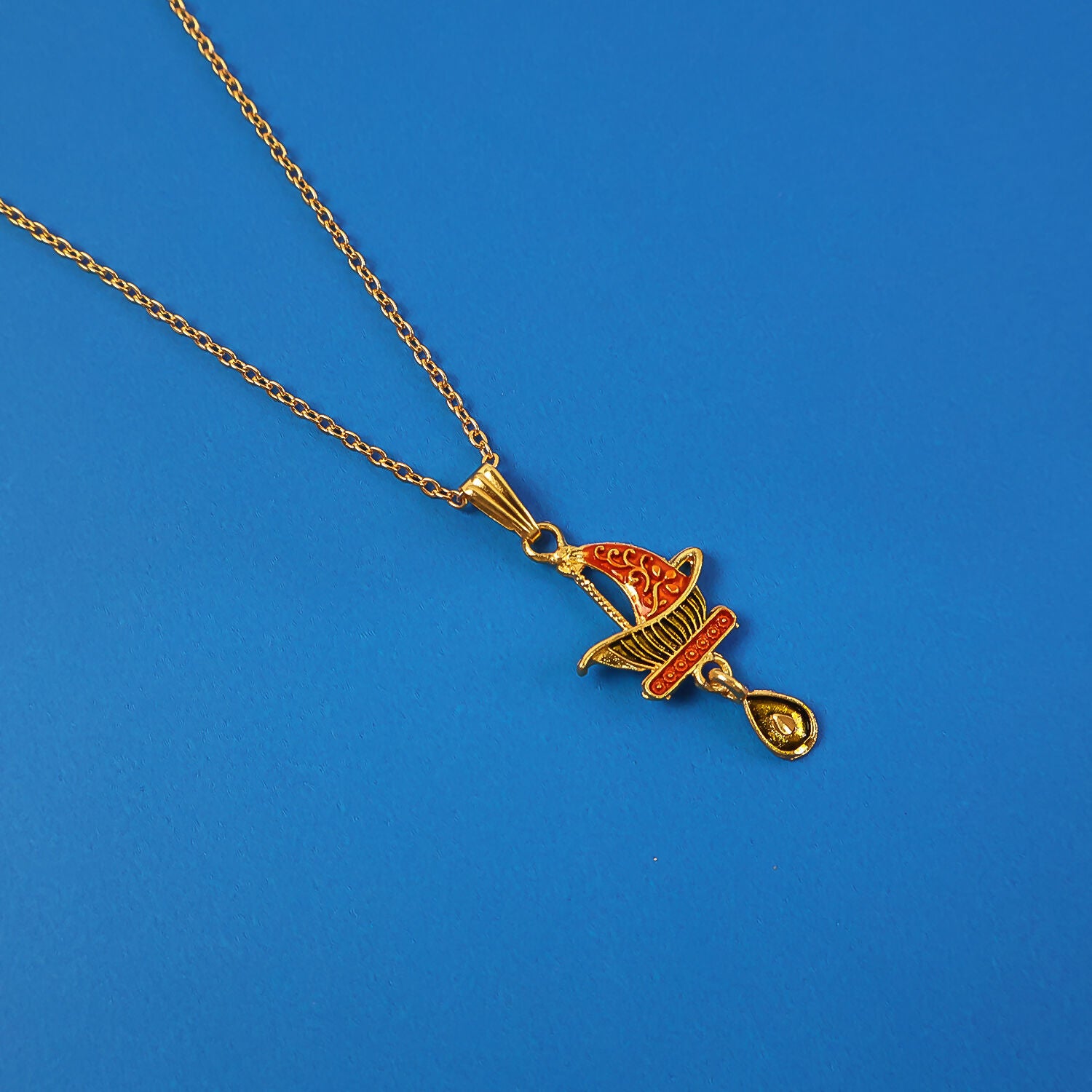 Steamer Boat Pendant Necklace – Unique Design for Women