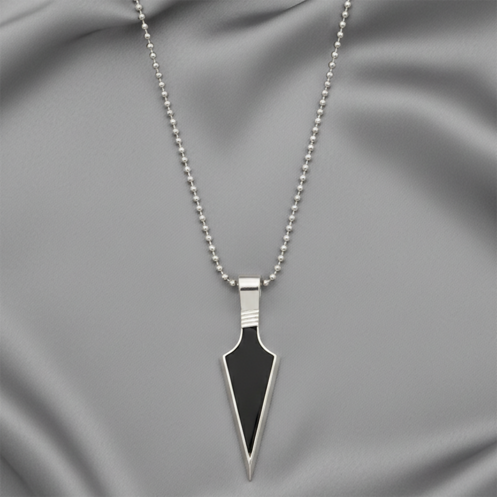 Arrowhead Pendant Necklace – Modern Black & Silver Design